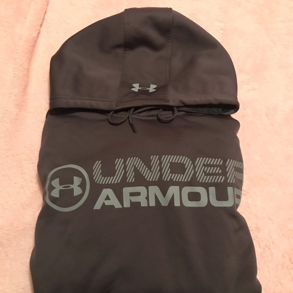 Men’s 3x Gray Under Armour hoodie. Worn 1 time.